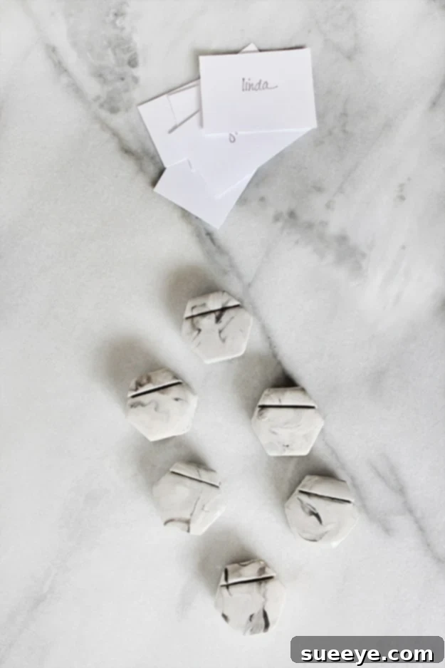 DIY Faux Marble Ideas - DIY Faux Marble Place Cards - Easy Crafts and DIY Projects With Faux Marbling Tutorials - Paint and Decorate Home Decor, Creative DIY Gifts and Office Accessories DIY Faux Marble Place Cards - Elegant Table Setting Ideas for Special Occasions and Home Entertaining