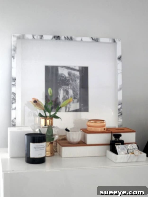 DIY Faux Marble Ideas - Faux Marble Frame - Easy Crafts and DIY Projects With Faux Marbling Tutorials - Paint and Decorate Home Decor, Creative DIY Gifts and Office Accessories Faux Marble Frame - Elegant Photo Displays and DIY Wall Decor Ideas for Personalized Interiors