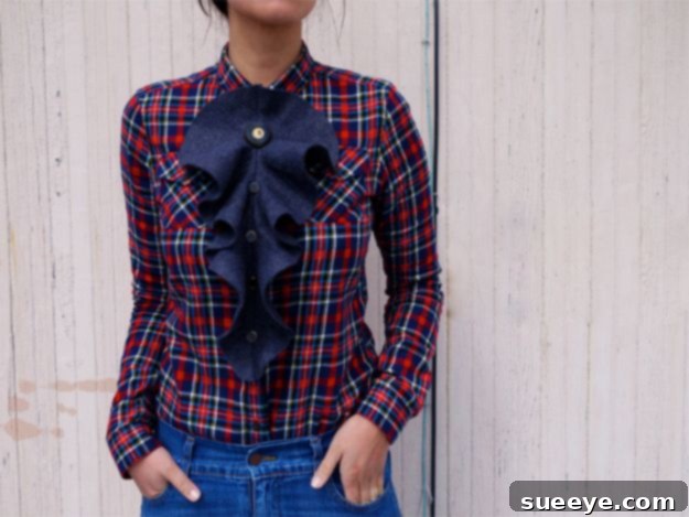 DIY Fendi Frill: Luxury Fashion for Less Designer Inspired DIY Fendi Frill - High-Fashion Accessory