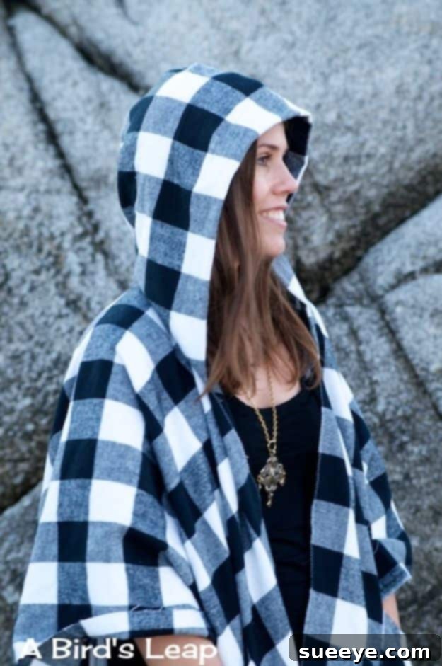 DIY Hooded Cape with Pockets: Functional & Stylish for Autumn Practical DIY Cape with Hood & Pockets - Cozy Fall Outerwear