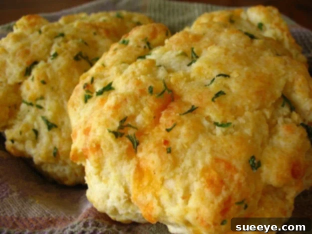 Homemade Red Lobster Cheddar Bay Biscuits