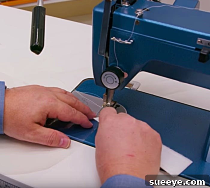 Yüz Siperliği Yapımı 3 Sewing a plastic shield face mask with an industrial machine