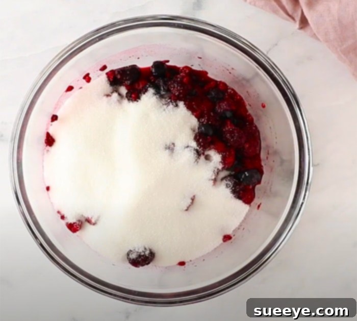 Effortless Slow Cooker Berry Cobbler 2 Cobbler Desserts - Easy Berry Cobbler - Southern Desserts