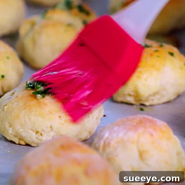 Cheesy Garlic Pull-Apart Bombs 3 How To Make Cheese Stuffed Homemade Rolls - Easy Roll Recipe - Side Dish Ideas
