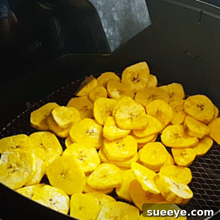 Crispy Air Fryer Banana Chips 3 How To Cook In An Air Fryer - Air Fryer Banana Chips Recipe - How To Cook Banana Chips