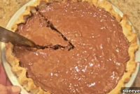 Rich and Creamy Old-Fashioned Chocolate Fudge Pie Recipe