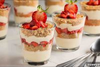 Irresistible No-Bake Strawberry Cheesecake Cups