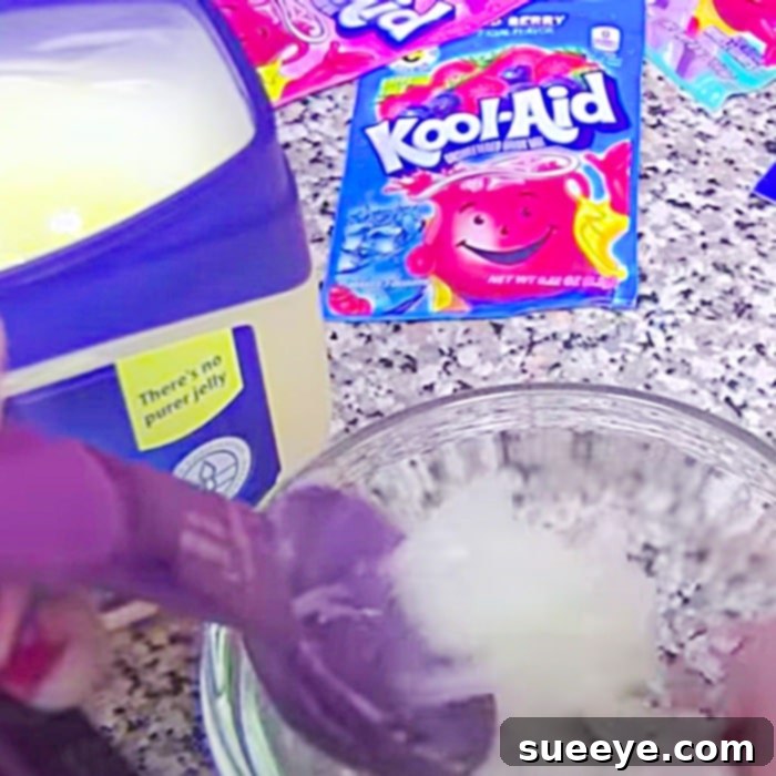 DIY Kool-Aid Lip Gloss 2 How to make homemade lip gloss with Kool-Aid and Vaseline - Easy DIY Lip Balm Recipe