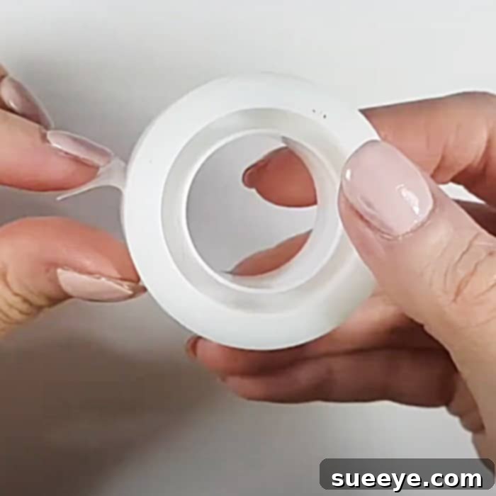 The Secret to Instantly Finding Clear Tape's Edge 3 How To Find The End Of Tape Quickly - Easy Tape Hack - Easy Tape Ideas