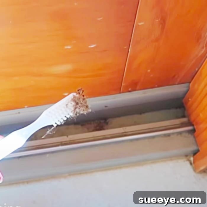 How To Clean And Lubricate A Patio Door - Easy Cleaning Hacks - How To Clean A Patio Door