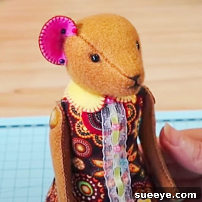 Patchwork Mouse Project Free Pattern 3 Patchwork Mouse Pattern - Homemade Stuffed Animals - Easy DIY Toy - Patwork Room Decor