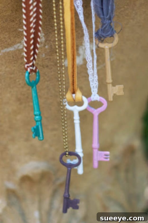 Enameled Vintage Keys DIY - Unique Craft Project Enameled Vintage Keys DIY - Colorful and Artistic Repurposed Keys for Decoration
