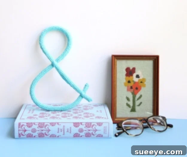 Handmade Knit Ampersand Art - Trendy Home Accent Unique Knit Ampersand Wall Decoration