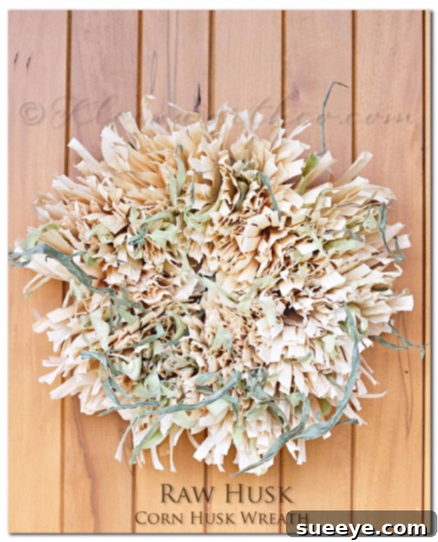 Natural Corn Husk Autumn Wreath Design Rustic Corn Husk Fall Wreath for Harvest Decor