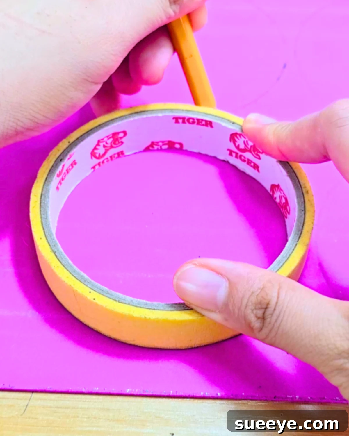 Glitter Foam Flower Craft 2 How to Make Glitter Foam Flowers Step 1 Tracing
