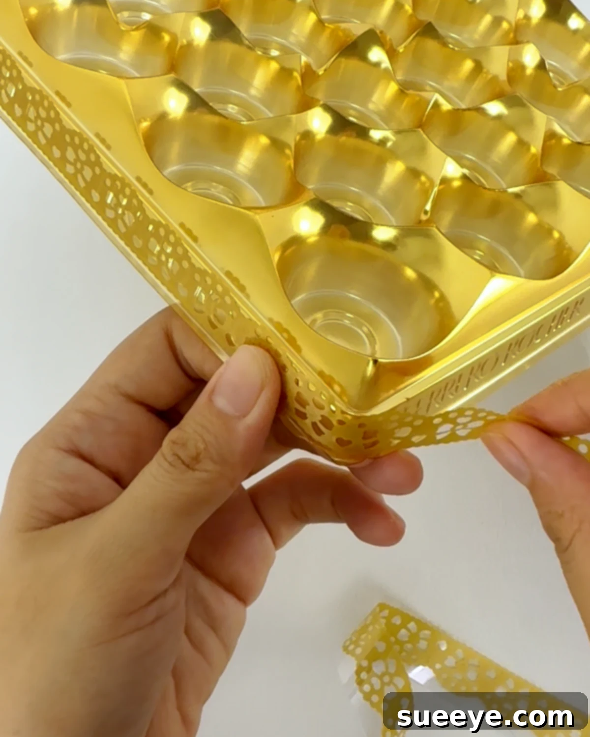 Easy DIY Jewelry Case Using Ferrero Box: Adding decorative washi tape