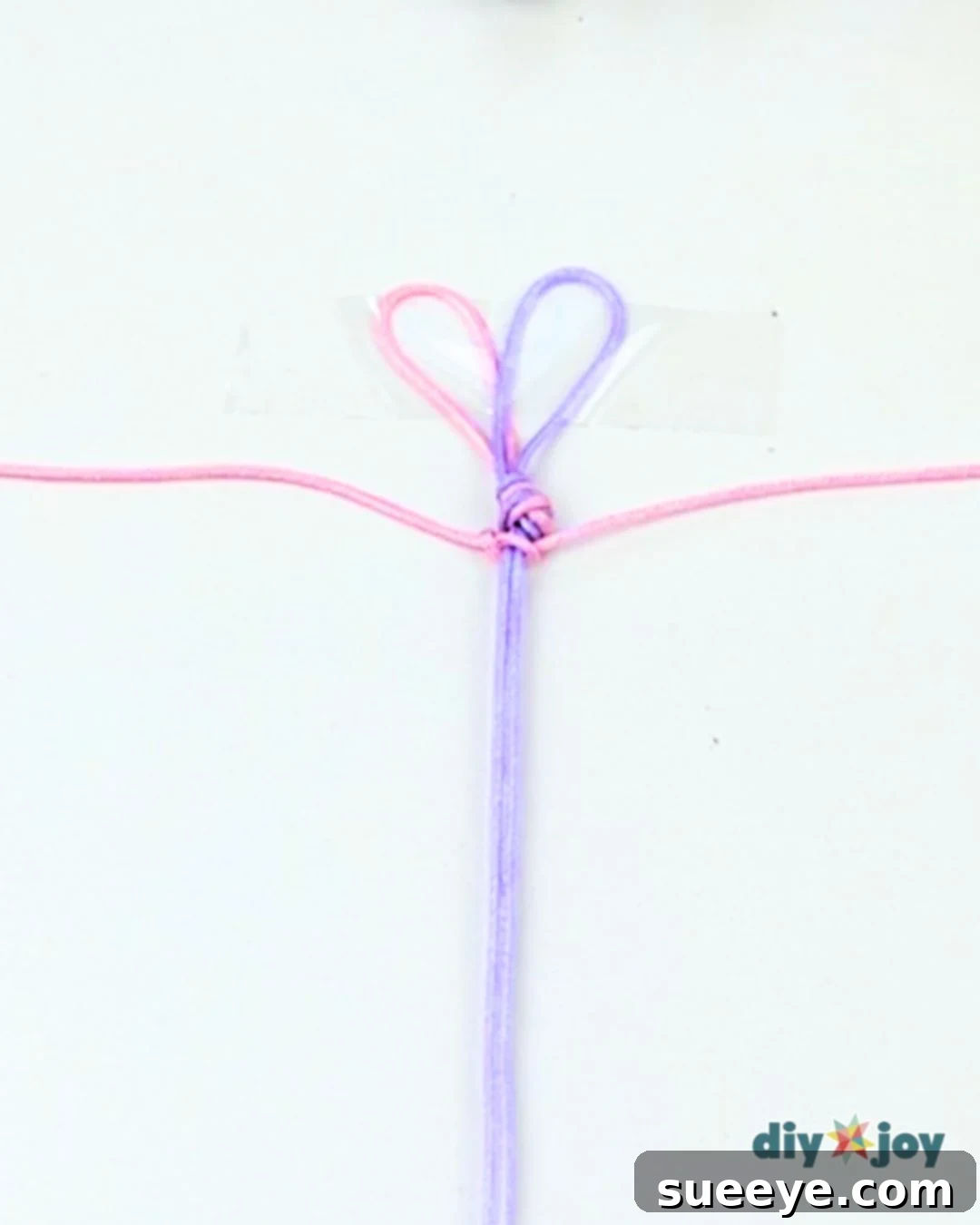 macrame bracelet square knot step 3