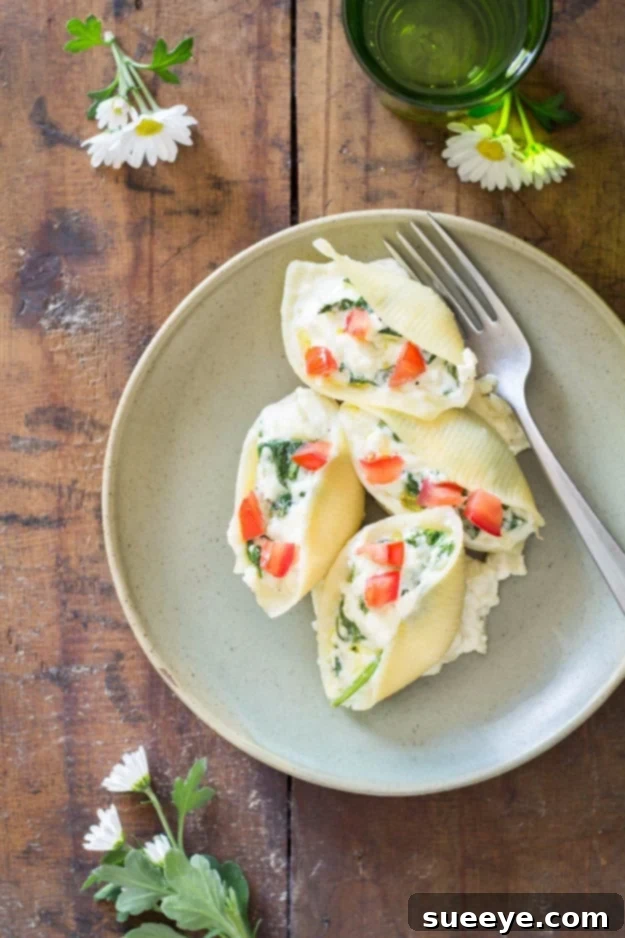 Spinach Ricotta Stuffed Shells - Vegetarian Delight Spinach Ricotta Stuffed Shells - easy and delicious vegetarian pasta