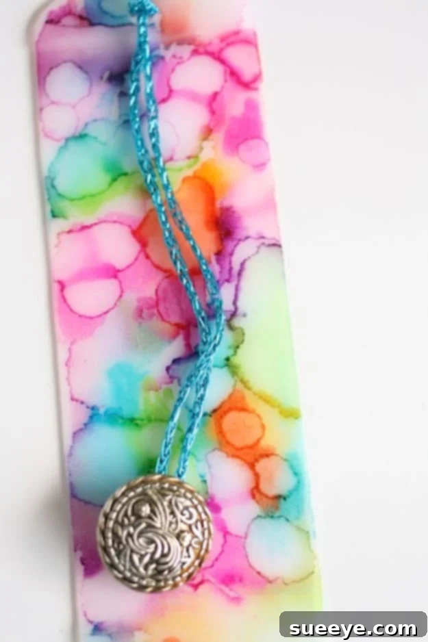 DIY Sharpie Bookmarks with blended colors