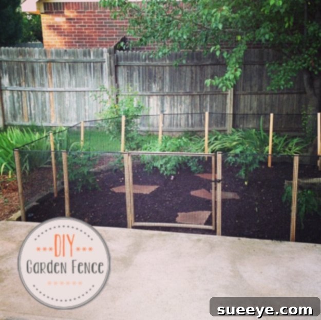 DIY Garden Fence Tutorial Practical and decorative DIY garden fence construction