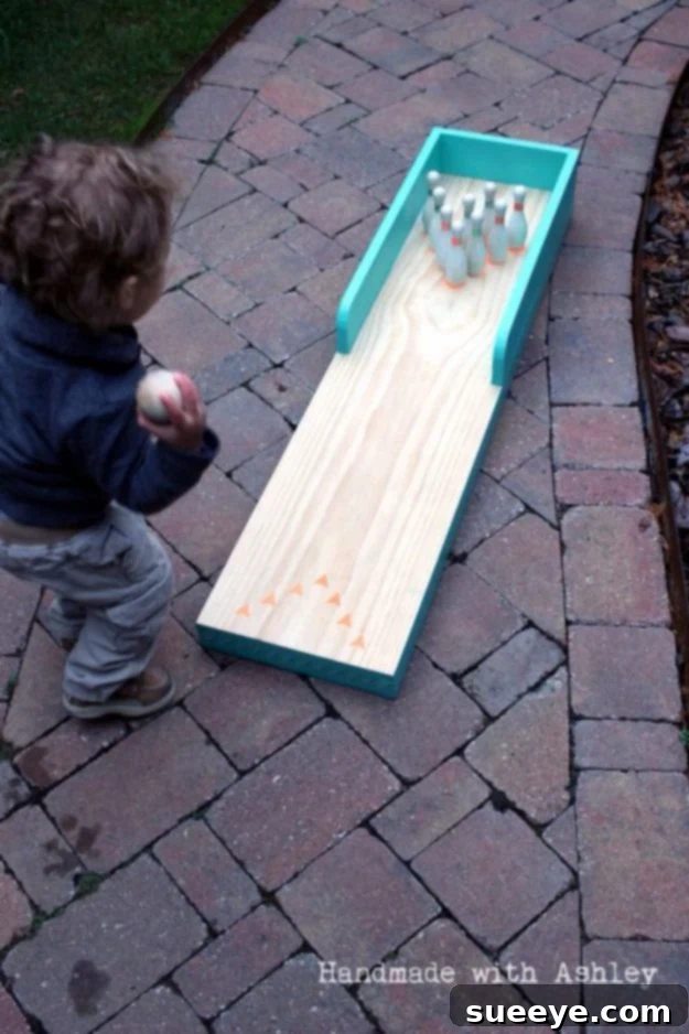 Outdoor Bowling Lane: Personalized fun at home Creative DIY Outdoor Bowling Lane for backyard entertainment