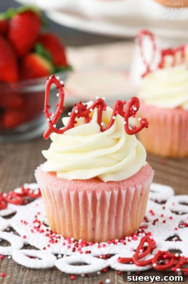Delicious Strawberry Cupcakes - A Classic Flavor Combination Moist Strawberry Cupcakes with Tangy Cream Cheese Frosting