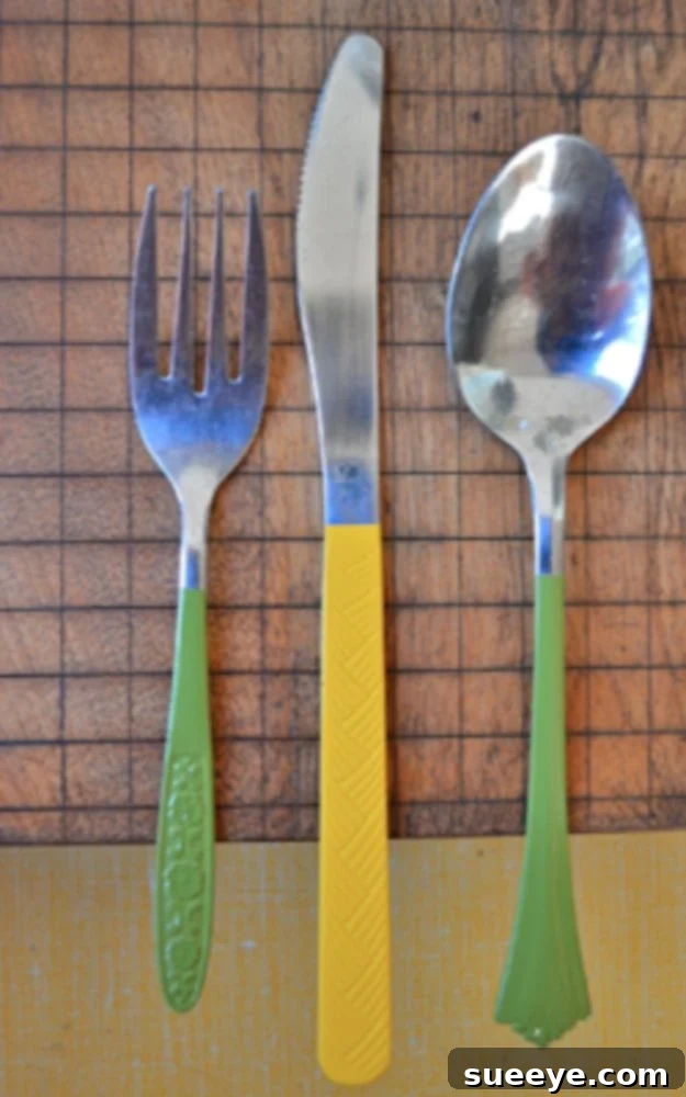 DIY Silverware Upgrades - Painted Cutlery - Creative Ways To Improve Boring Silver Ware and Palce Settings - Paint, Decorate and Update Your Flatware With These Creative Do IT Yourself Tutorials- Forks, Knives And Spoons all Get Dressed Up With These New Looks For Kitchen and Dining Room 
