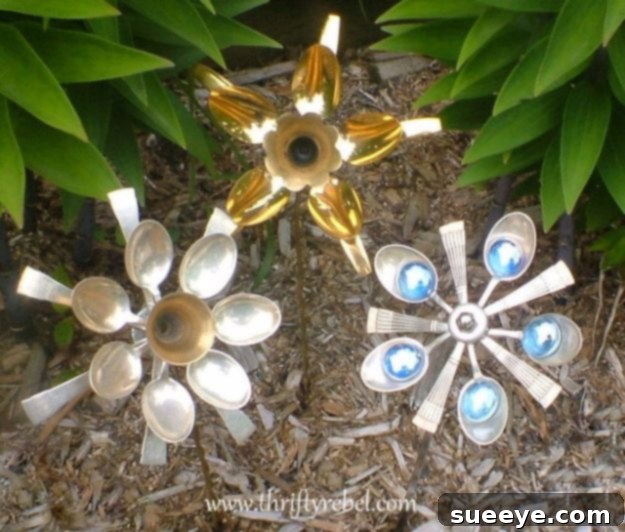 DIY Silverware Upgrades - Silverware Spoon Flowers - Creative Ways To Improve Boring Silver Ware and Palce Settings - Paint, Decorate and Update Your Flatware With These Creative Do IT Yourself Tutorials- Forks, Knives and Spoons all Get Dressed Up With These New Looks For Kitchen and Dining Room 