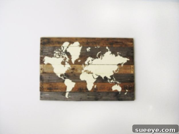 Rustic Chic DIY Wall Decor Projects 33 Pallet Board World Map Wall Art