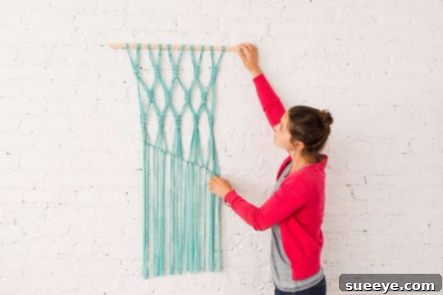 Rustic Chic DIY Wall Decor Projects 41 Gorgeous Macrame Wall Hanging