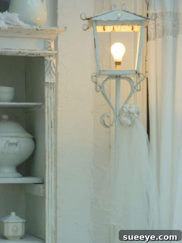 Shabby Chic Living Room with White Veil Decor