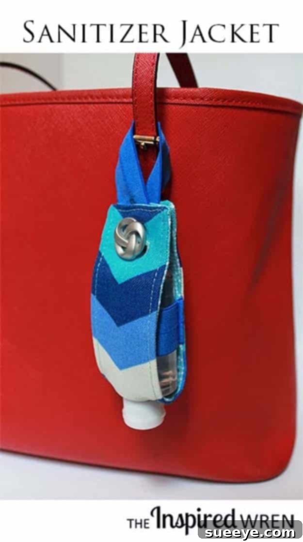 Fun Homemade Gifts for Friends | Cute DIY Stocking Stuffers for Christmas | Easy DIY Crafts Ideas | Sanitizer Jacket #diy #diychristmas DIY Hand Sanitizer Jacket | Practical & Stylish Gifts | Easy Sewing Stocking Stuffers #diy #diychristmas