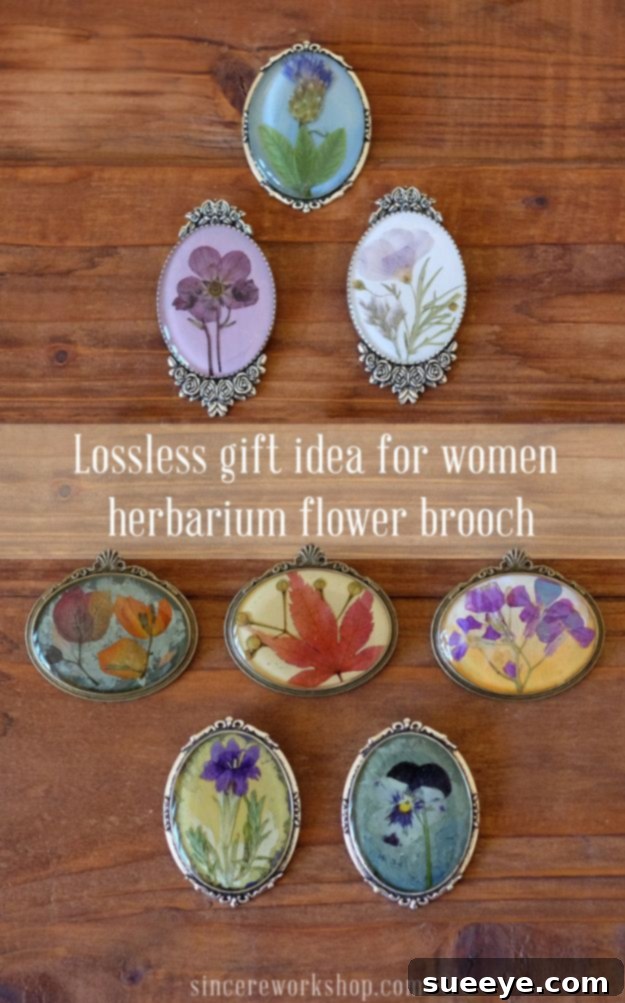 Herbarium Flower Brooch Exquisite herbarium flower brooch, featuring real pressed flowers delicately set in clear resin for a natural and elegant accessory.