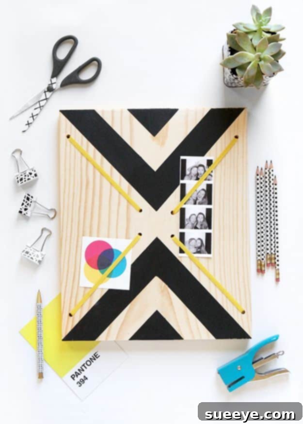 Graphic Print Memo Board - Customized Organizer DIY graphic print memo board with elastic shoelaces