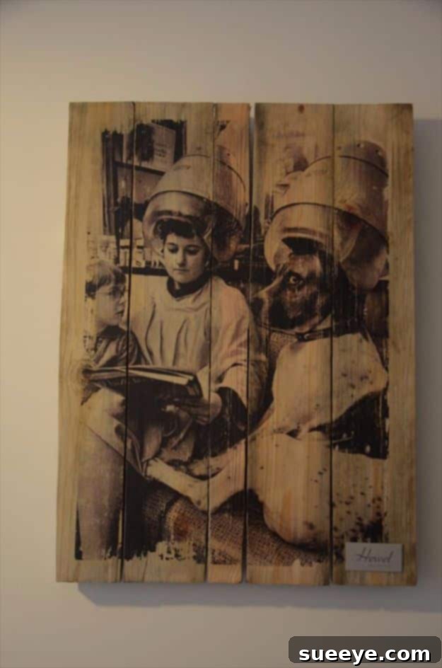 Pallet Wood Vintage Photo Display: DIY Wall Decor Rustic DIY Pallet Vintage Picture Wall Art for a personalized display