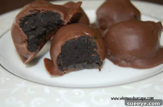 No Bake Desserts | Oreo Balls No Bake Dessert - Quick Dessert Ideas and Easy Sweets You Can Make Without Baking - Healthy Cookies and Pie Addictive Oreo Balls No-Bake Dessert, simple to make and perfect for snacking or parties.