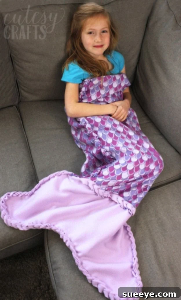 No-Sew Fleece Mermaid Tail Blanket No Sew Gifts to Make - Easy DIY Christmas Presents -No-Sew Fleece Mermaid Tail Blanket