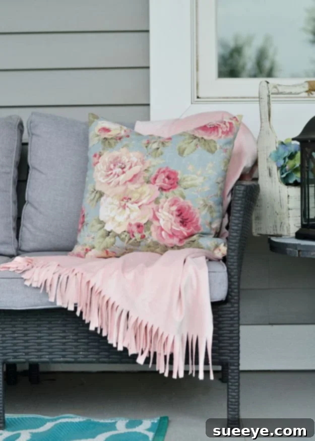 No-Sew Throw Blanket No Sew Gifts to Make - Easy DIY Christmas Presents -No-Sew Throw Blanket