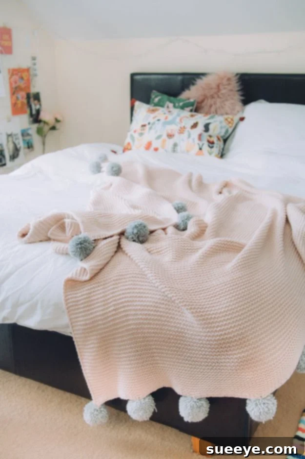 Effortless No-Sew Gifts: 42 DIY Creations 6 No Sew Gift Ideas - Quick Last Minute Holiday Gifts for Her - Easy No-Sew DIY Pom Pom Blanket