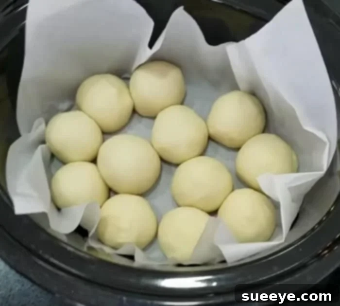 Slow Cooker Roll Recipe - Learn How to Make Bread In A Crockpot - Easy Bread Recipes for Crockpot Rolls Slow Cooker Roll Recipe - Learn How to Make Bread In A Crockpot - Easy Bread Recipes for Crockpot Rolls