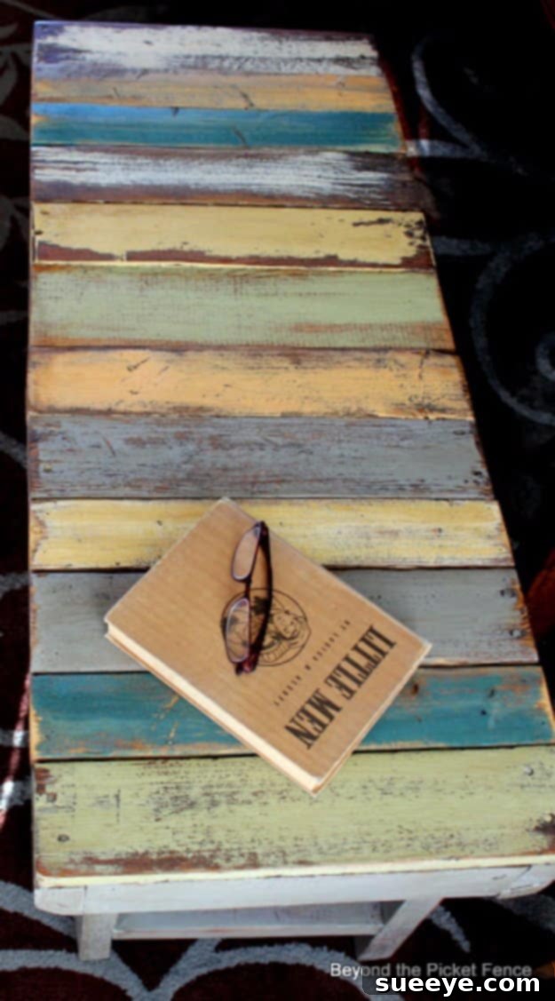 DIY Pallet Furniture Ideas - Rustic Pallet Bench - Best Do It Yourself Projects Made With Wooden Pallets - Indoor and Outdoor, Bedroom, Living Room, Patio. Coffee Table, Couch, Dining Tables, Shelves, Racks and Benches Rustic Pallet Bench - DIY Entryway or Garden Seating