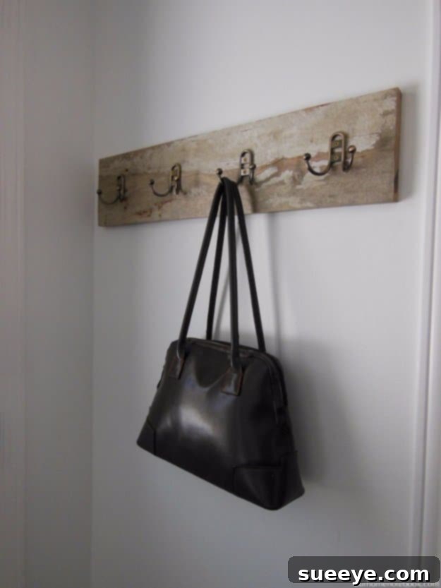 DIY Pallet Furniture Ideas - DIY Pallet FRront Entry Wall Hooks - Best Do It Yourself Projects Made With Wooden Pallets - Indoor and Outdoor, Bedroom, Living Room, Patio. Coffee Table, Couch, Dining Tables, Shelves, Racks and Benches DIY Pallet Front Entry Wall Hooks - Organize Your Entryway