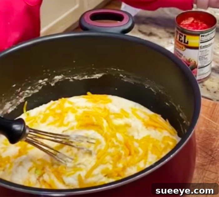 Paula Deen's Signature Tomato Grits 2 Quarantine Cooking: Paula Deen Tomato Grits Recipe - How To Make Tomato Grits