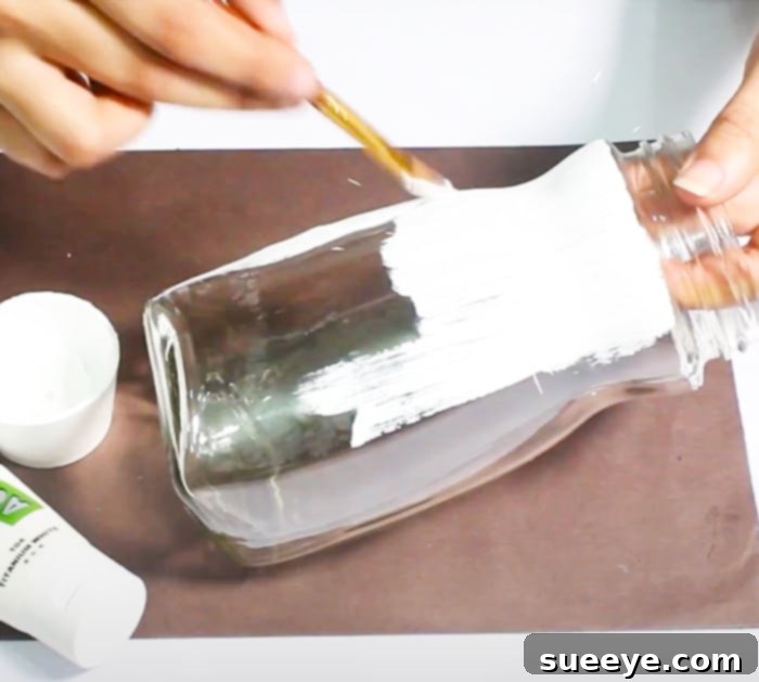 Paint An Empty Jar Or Mason Jar To Make Light Decor - Easy Simple Crafts - Halloween Crafts
