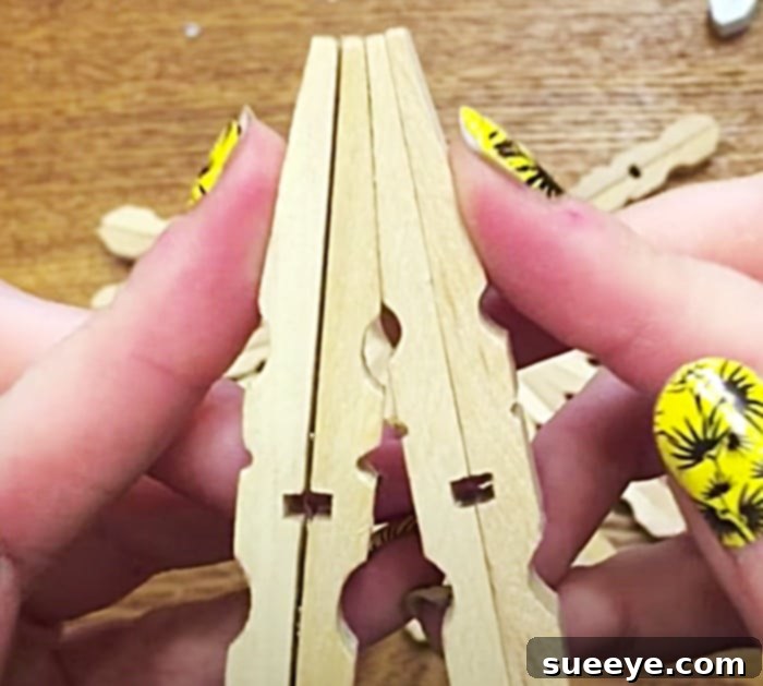 Craft Your Own Clothespin Trivet 2 How To Make A DIY Trivet - Clothespin Trivet - Clothespin DIY
