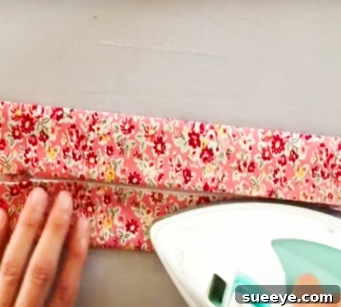 Pleated Mask - Easy Sewing Tutorials - Reverse Nose Fold Mask