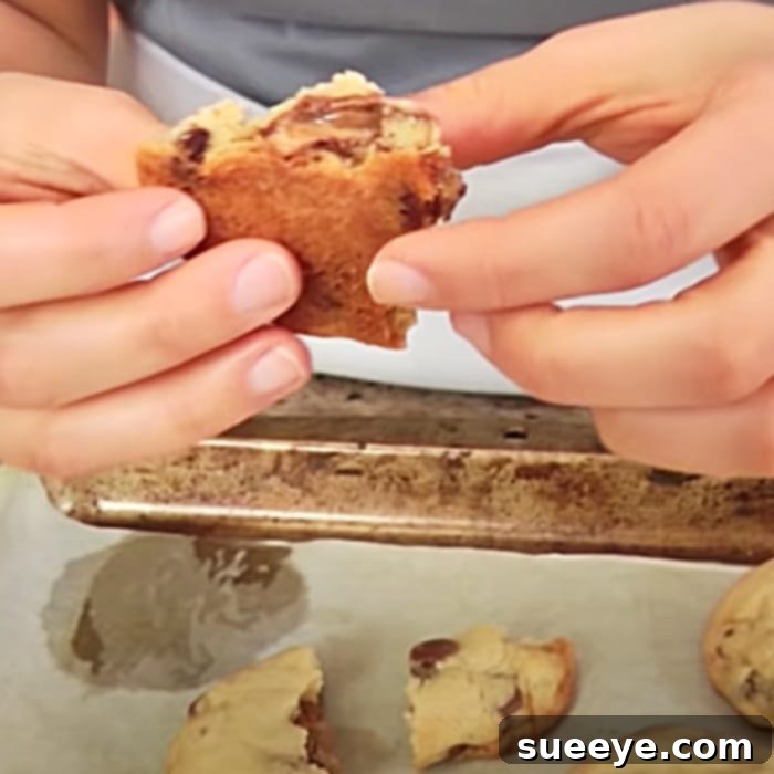 Gooey Rolo Stuffed Chocolate Chip Cookies 3 Rolo Stuffed Chocolate Chip Cookies Recipe - How To Make Rolo Cookies _ Easy Baking Ideas