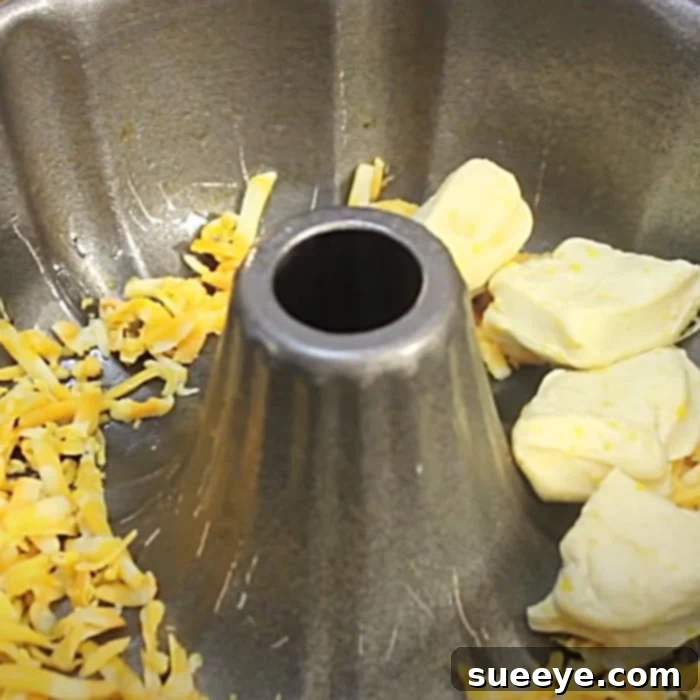 No-Yeast Garlic Parmesan Pull-Apart Bread 2 How To Make Monkey Bread - Canned Biscuit Bread Recipe - Garlic Bread Recipe