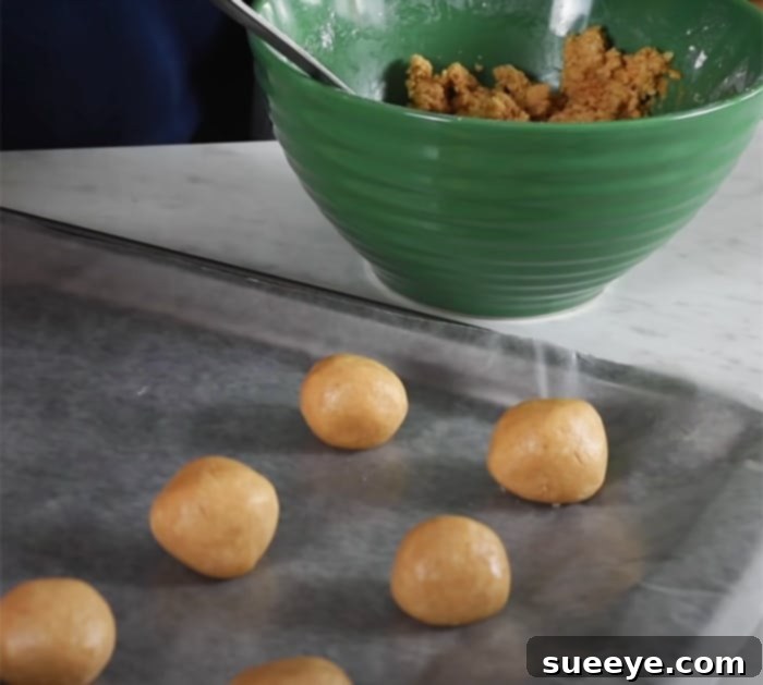 How To Make Buckeye Peanut Butter Balls - 4 Ingredient Recipes - Holiday Baking