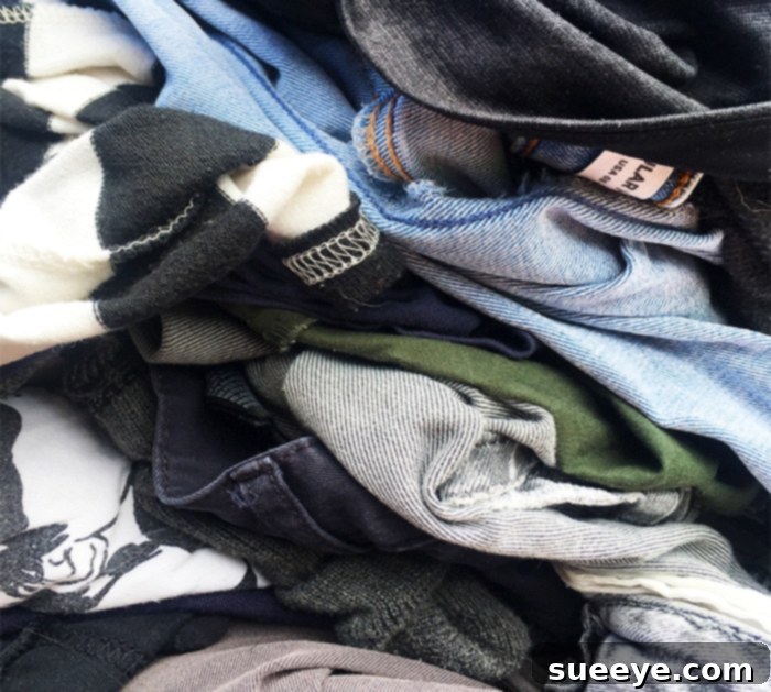Effective Decluttering Strategies: How to get rid of clutter and organize your home for a clean, simplified space.